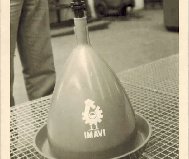 Equipamento para avicultura com a marca original da IMAVI